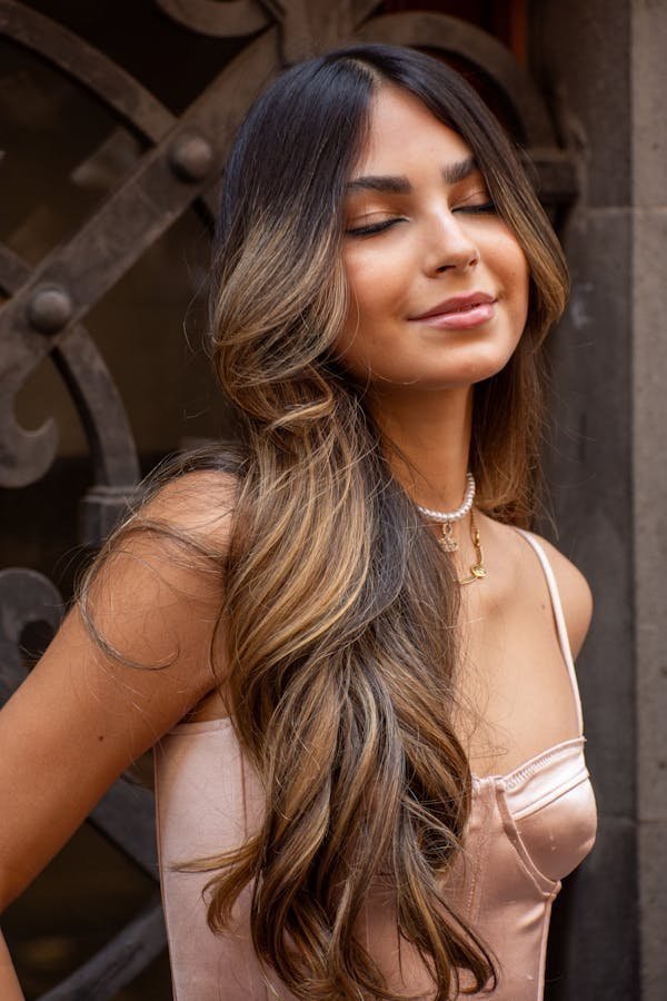 Découvrez les meilleures combinaisons de cérémonie pour briller